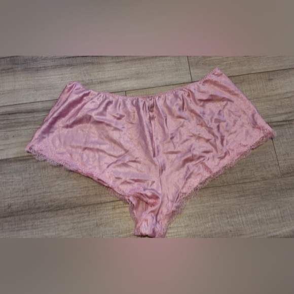Victoria’s Secret Fluttery Lace Sleep Shorts Pink XL Soft Pajama Lagonlook Chic - Picture 1 of 9